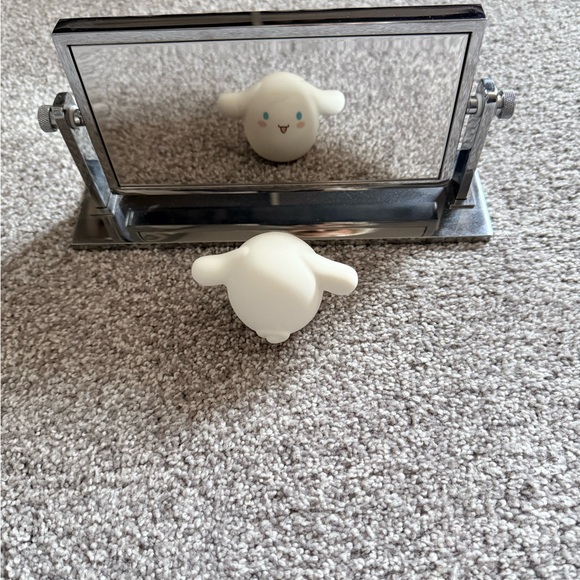 Elegant Silver In-Mirror 2 views with super close up - Picture 4 of 4